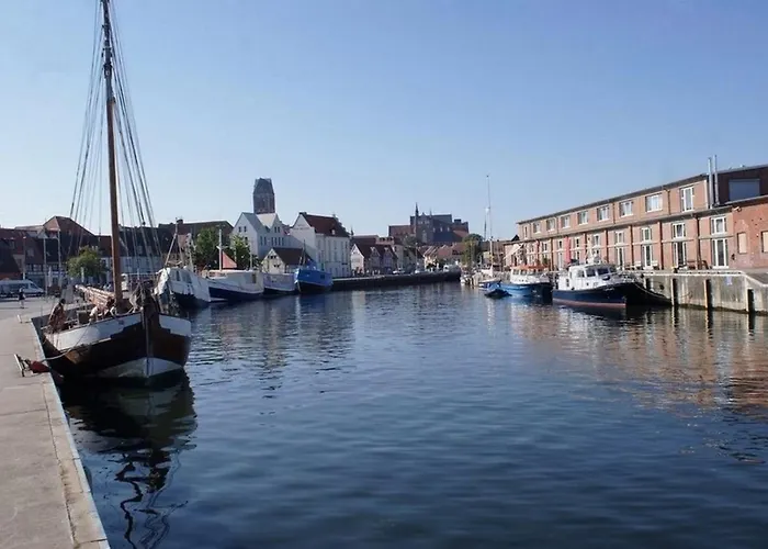 1 Bei Der Klosterkirche, Eg - Abc557 Wismar